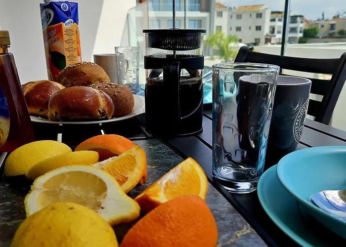 One Bedroom Apartment, Universal Residences アパート