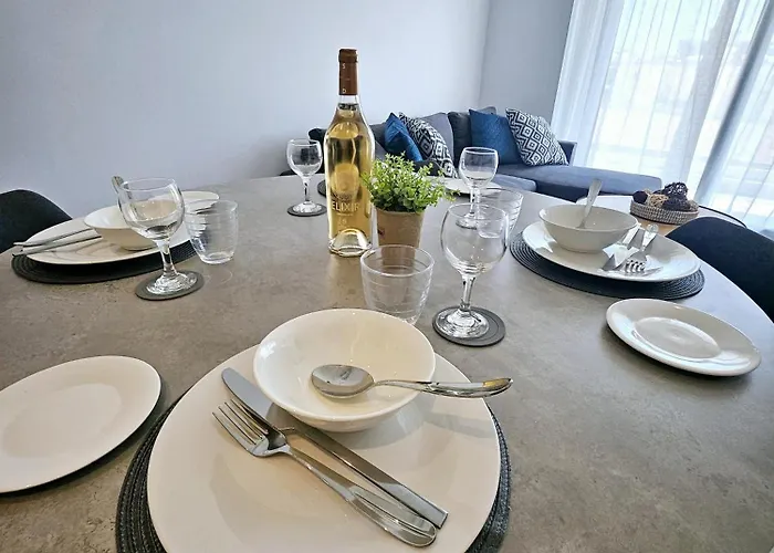 One Bedroom Apartment, Universal Residences *